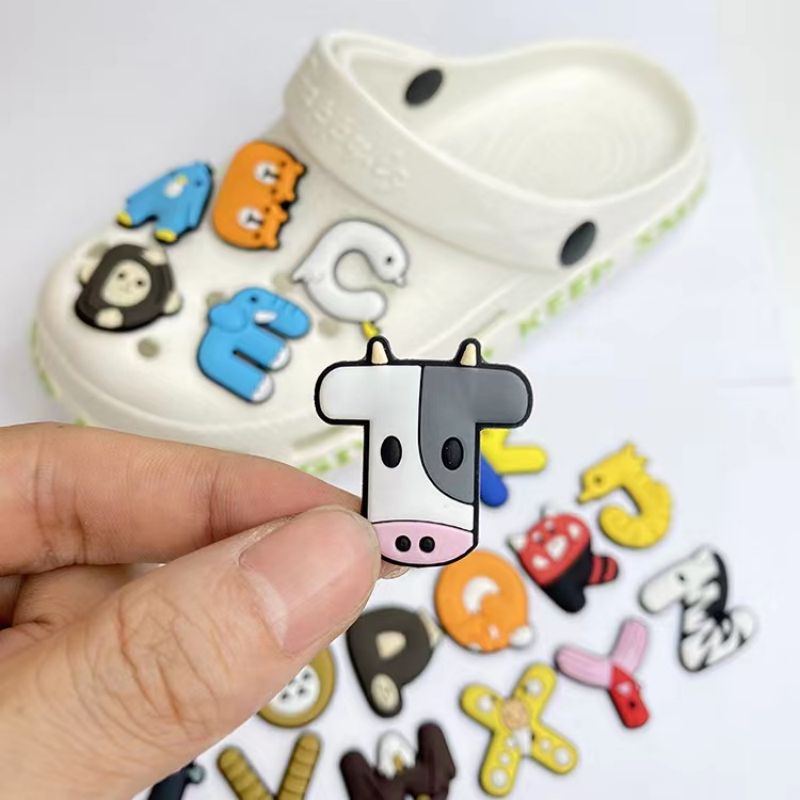 Charms Sepatu Desain Alfabet Hewan Untuk Wanita