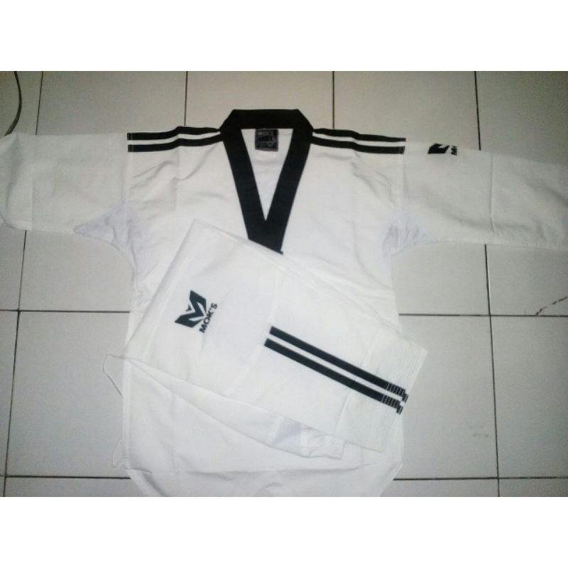 Dobok moks taekwondo fighter