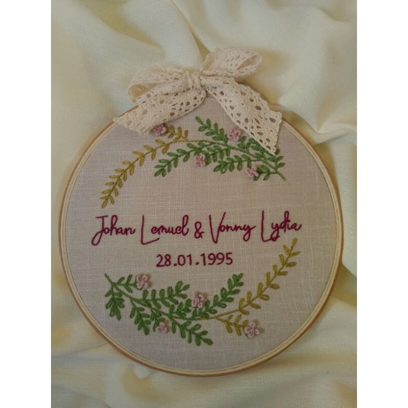 Hoop Art Embroidery/ Custom Embroidery/ Gift Box/ Kado Wisuda/ Anniversary/ Weding