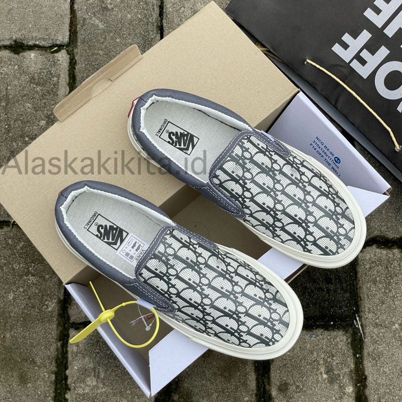 Sepatu Vans Slip On MoMA Import China BNIB Pria Wanita