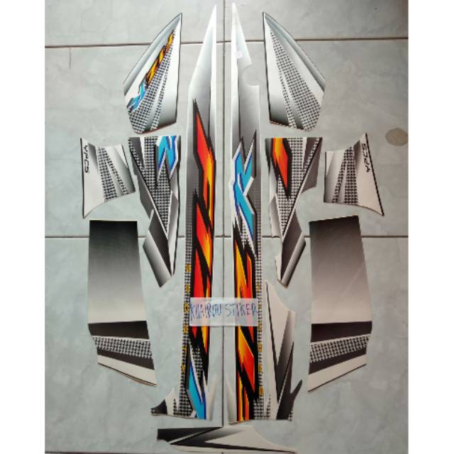 Striping fiz r 2004 putih hitam