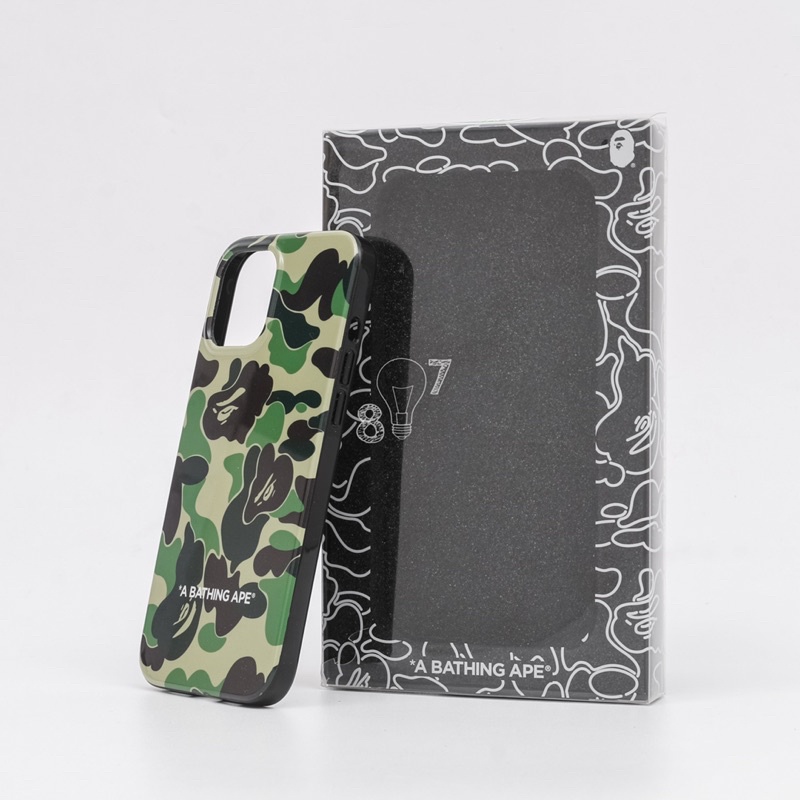 A Bath. Ape ABC Camo Iphone 11 Pro Case Green