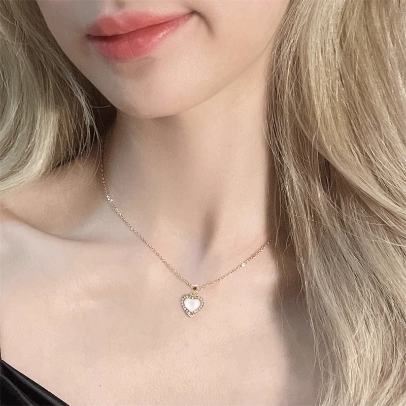 Kalung Rantai Choker Bentuk Hati Bahan Zirkon Untuk Wanita