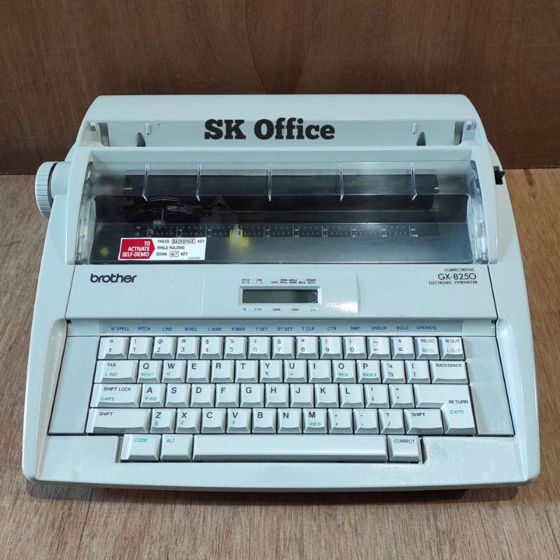 Mesin Tik Brother Gx8250 ada display Mesin tik elektrik Brother Refurbish