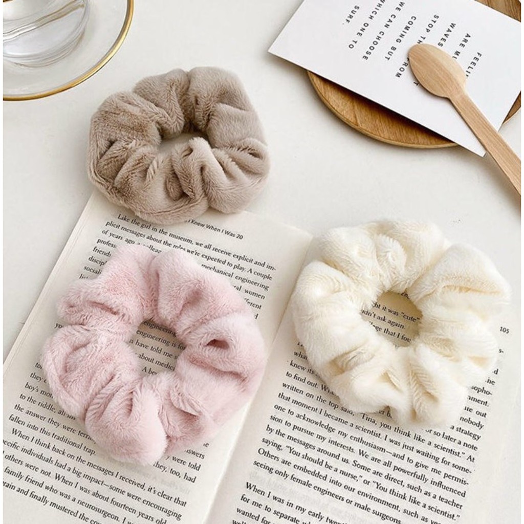 Arsenio Store Ikat Rambut Scrunchie Rabbit Hair Bulu Halus Hair Band Cepol Hijab BISA COD