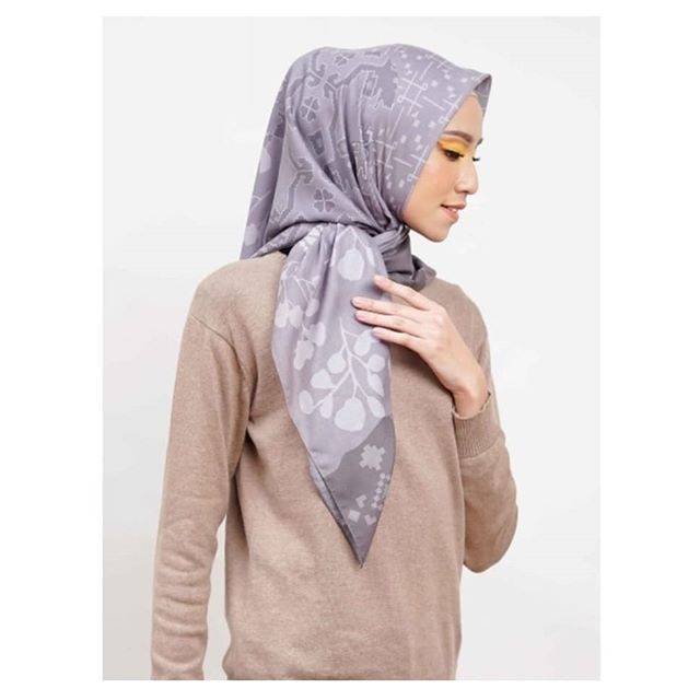 Semanggi Scarf Restu Anggraini