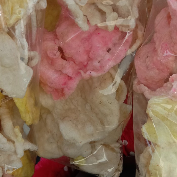 

TERLARIS Kerupuk melarat. Krupuk mlarat. Krupuk cirebon. Kerupuk miskin murah - Trasi