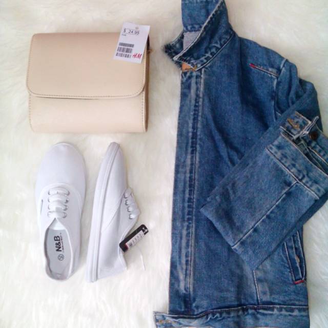 sneakers mirip hnm fullwhite