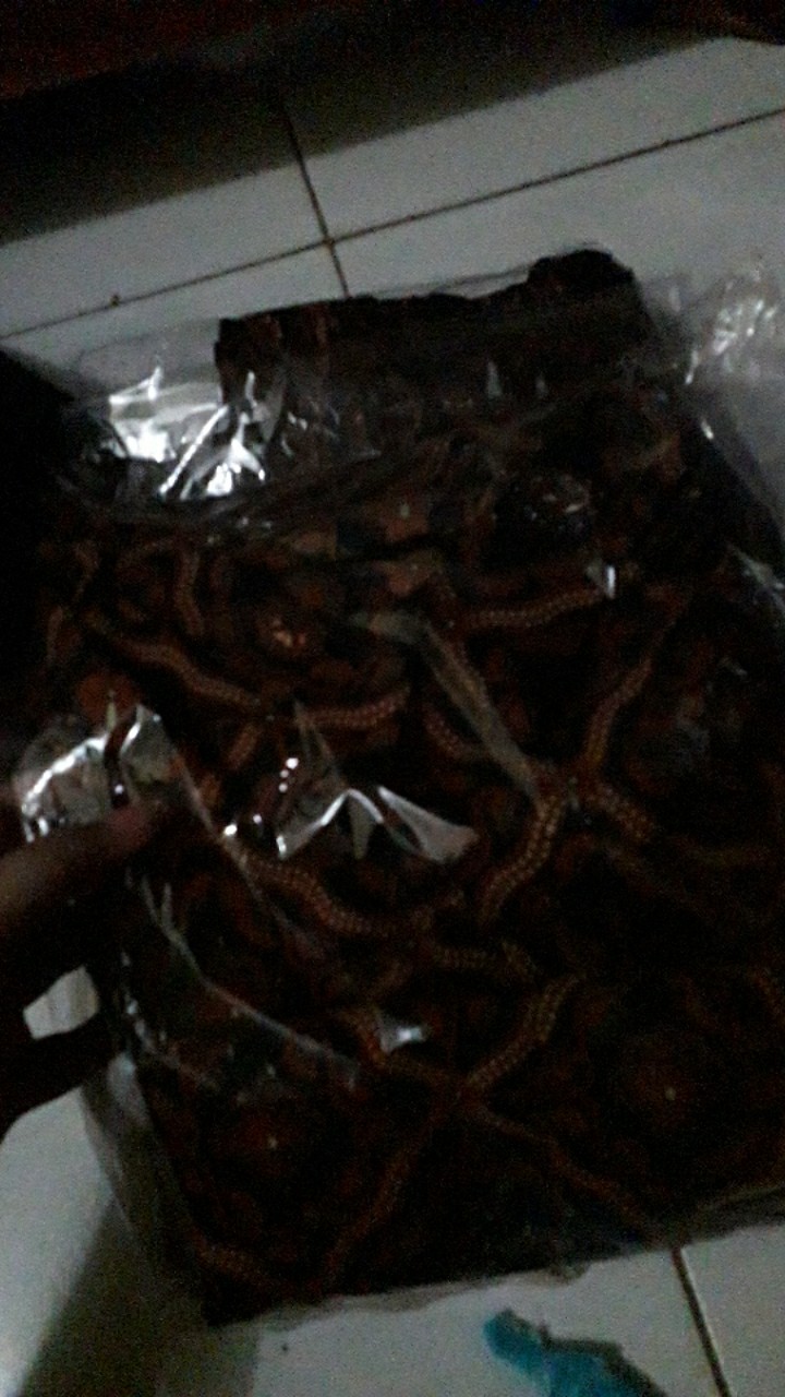 Rok Plisket Sidoluhur / Kotak Hitam Baru Dan Kemeja Batik Couple / Sarimbit