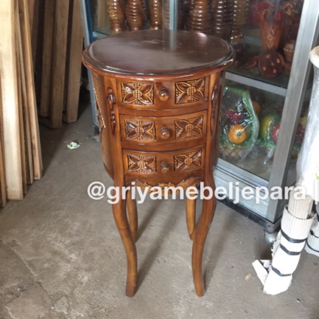 Meja bulat / nakas bulat kayu jati ukir