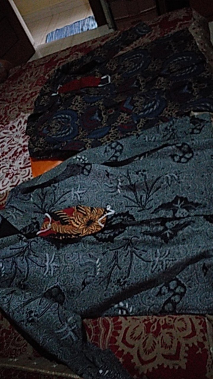 Mahkota Merah Kemeja Batik Pria Lengan Panjang Pendek Lapis Furing Baturaden