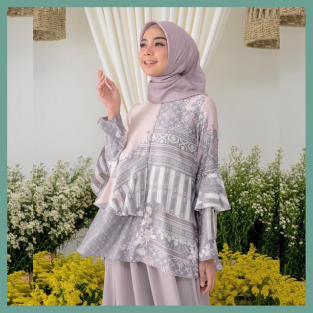 Jeumpa Blouse Wearing Klamby