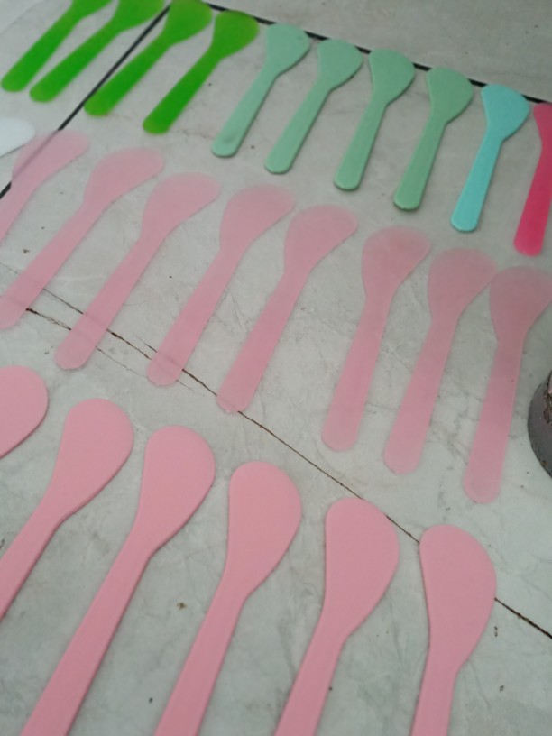 Ratu Medan Spatula Masker 13 Cm Plastik Mini Mask Sendok Aduk Cream Cosmetic Pengaduk Kecil Adukan