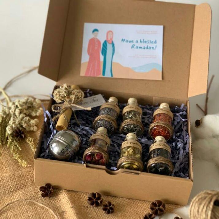 

BISA ✨COD✨ Hampers Teh Lebaran Ramadan Kareem Ied Mubarak Parsel Isoman Murah Unik Wedding Anniversary Parcel Artisan Flower Tea Estetik Kado Kekinian Special Gift Cantik Kado Lebaran Natal Gift Isoman estetik unik murah cantik hampers teh herbal custom s