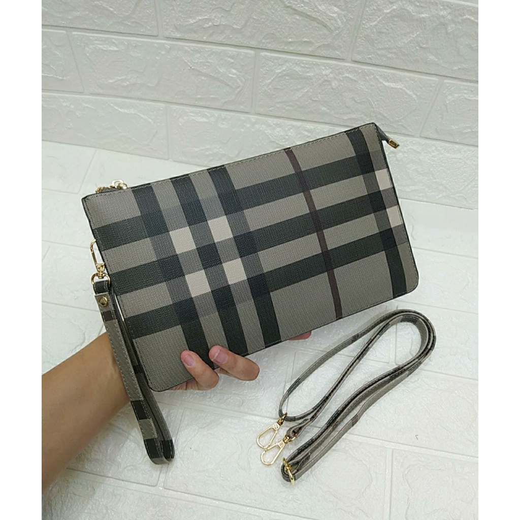 Clutch Burberry/ Dompet 3 Ruang