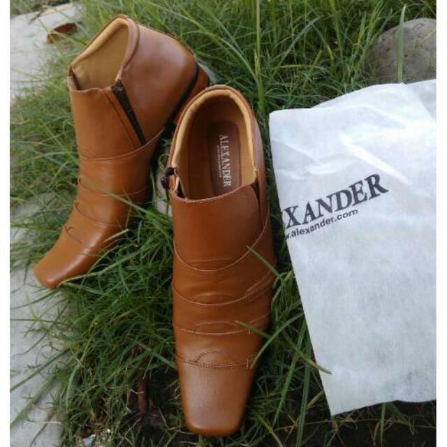 Sepatu kulit pantofel boot pria