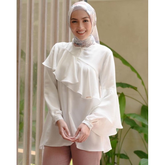 Claire Blouse Off White by Wearing Klamby