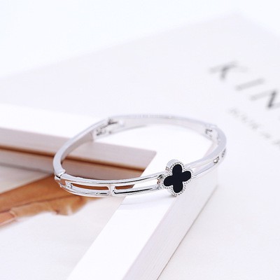 Gelang Tangan Wanita Simple Four Leaf Clever Korean Version Bracelet Women's Titanium