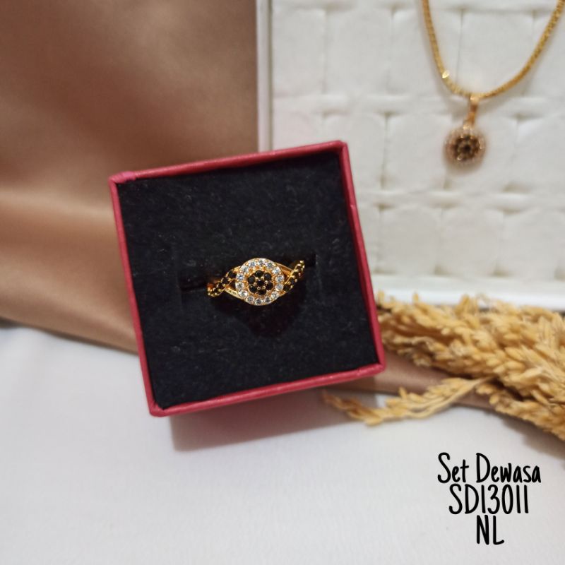 Perhiasan Set Kalung Cincin Anting gold zircon bunga hitam SD13011