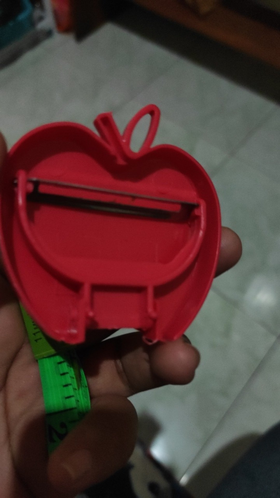 Peeler Lipat Pengupas Buah Dan Sayuran Bentuk Apel