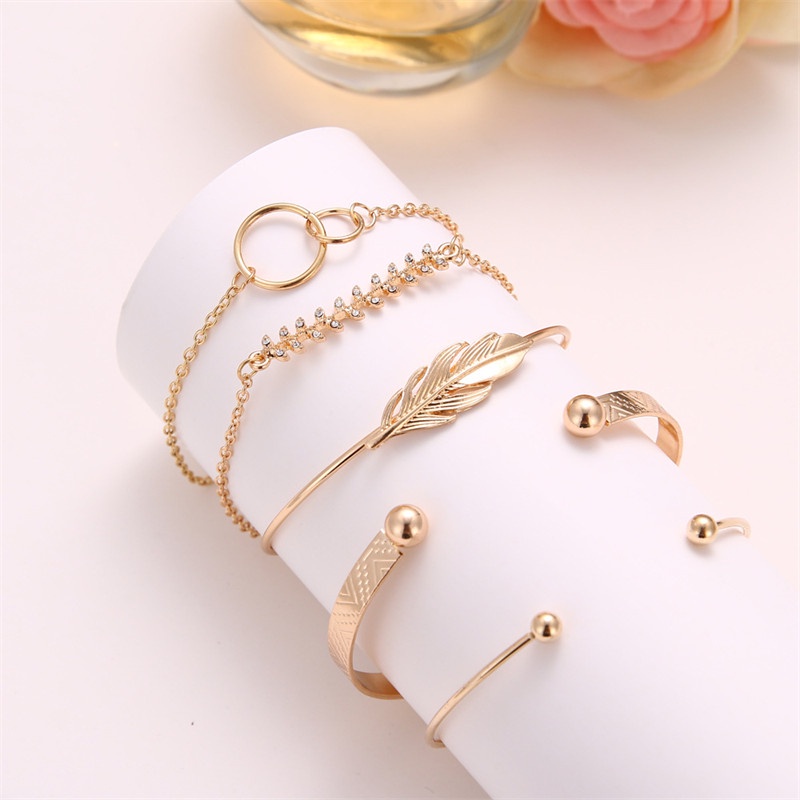 5pcs / Set Gelang Multilayer Motif Lingkaran Lebar Dan Bulu Untuk Wanita