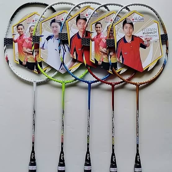 NEW Hiqua New Accurate Raket Badminton