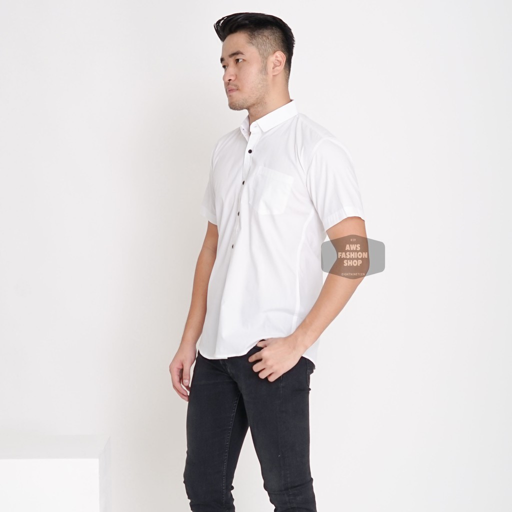 Kemeja Pria Lengan Pendek Putih Polos Kancing Hitam Casual Slimfit 3339