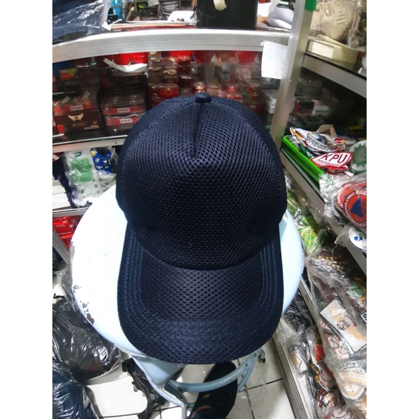 topi biru polos
