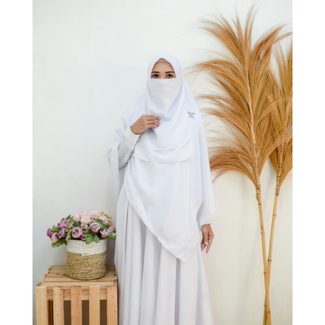 HIJAB SEGIEMPAT JUMBO 150x150 SET CADAR PUTIH/JILBAB SEGIEMPAT JUMBO PLUS CADAR PUTIH