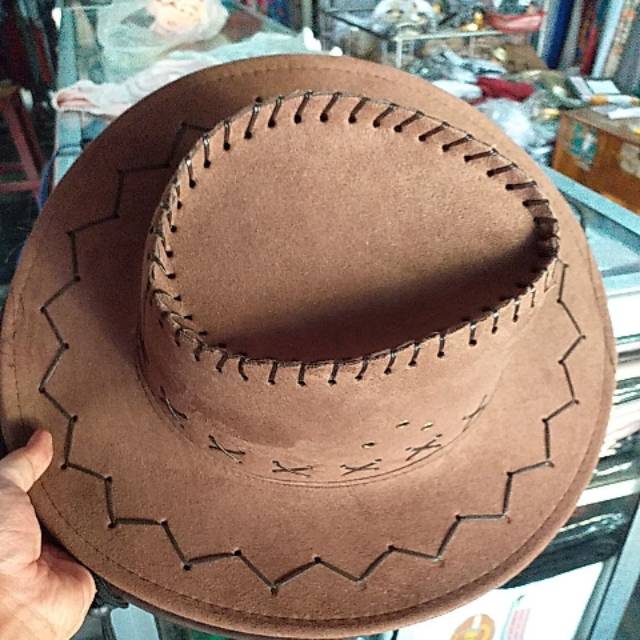 Topi Laken Koboi Pria