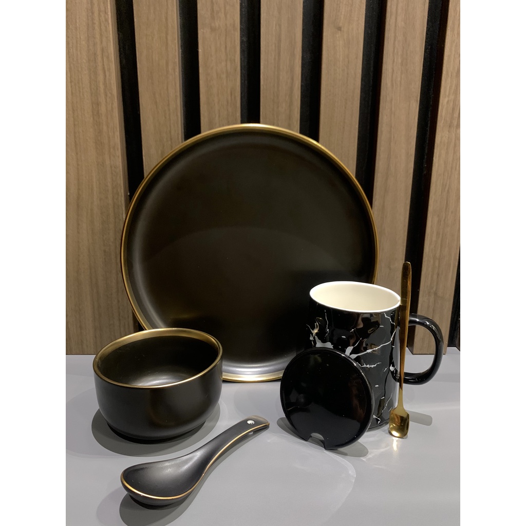 BLACK/WHITE DINNER SET - PLATE BOWL MUG SPOON