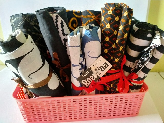 Vest Monochrome Seling Salur Baju Batik Kantoran Wanita Casual Formal Katun Halus Motif Monokrom