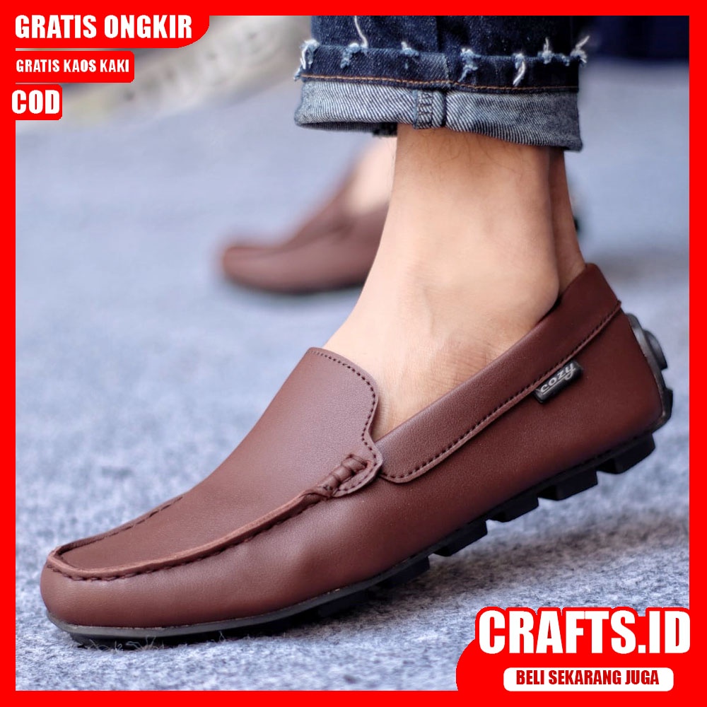 CRAFTS  Sepatu Pantofel Kerja Slip-On Hitam Pria