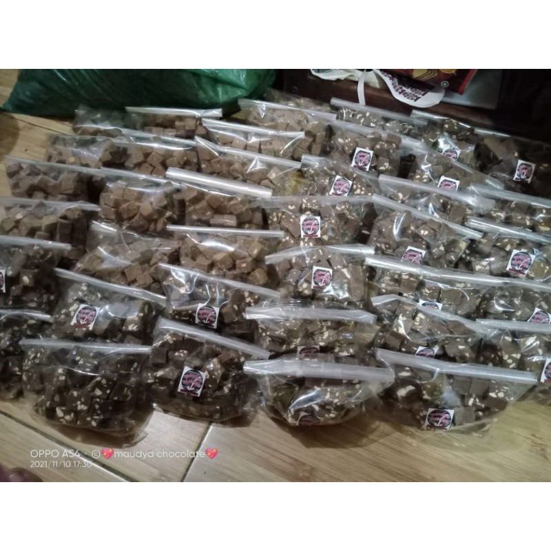 

Coklat ,isi 250 g