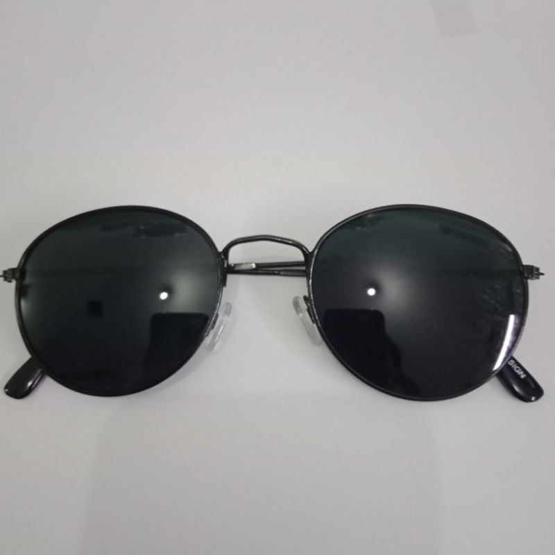 Kacamata Oval Hitam