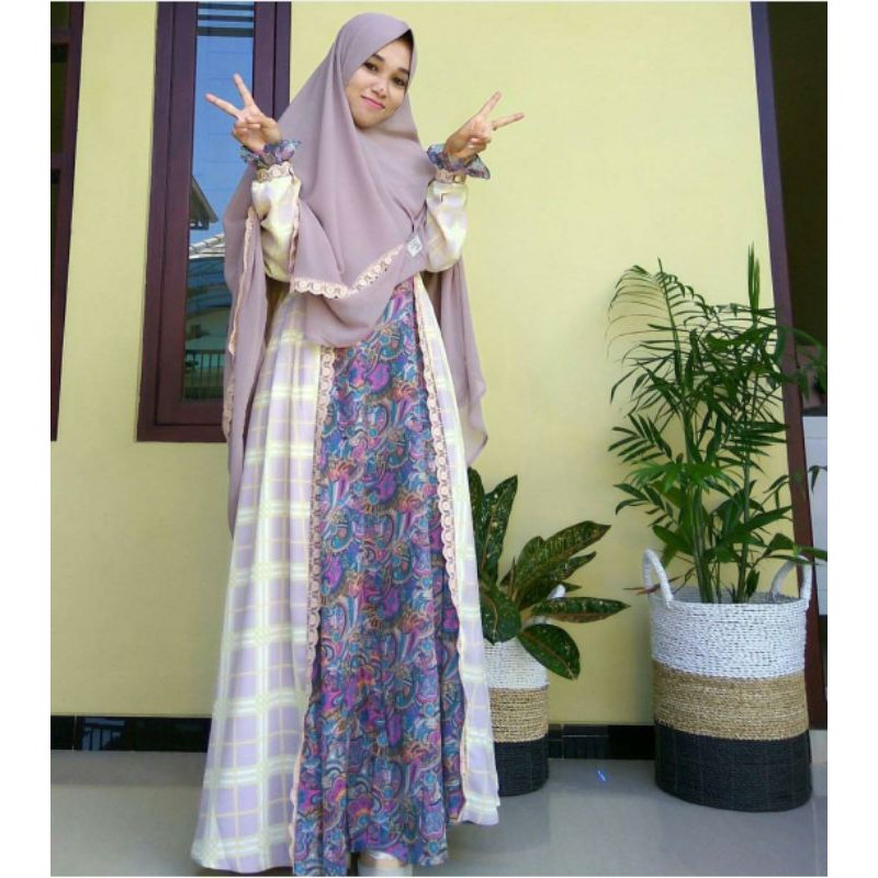 Preloved Adelaide Dress Only by Deanara Syari