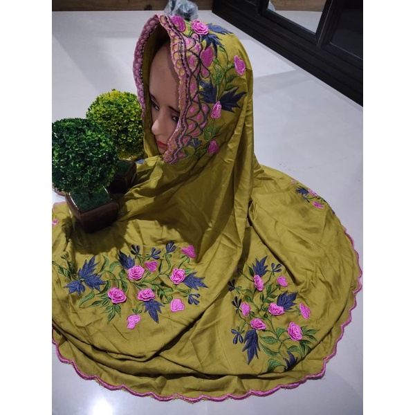 Mukena Rayon bordir mawar timbul cantik