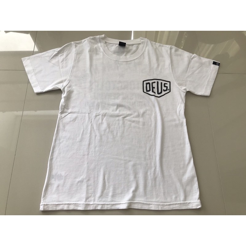PRELOVED BAJU KAOS DEUS ORIGINAL 100%
