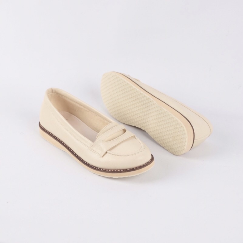 [SIAP KIRIM] BRShoes22 Krem Sepatu Kerja Casual Slip On Wanita