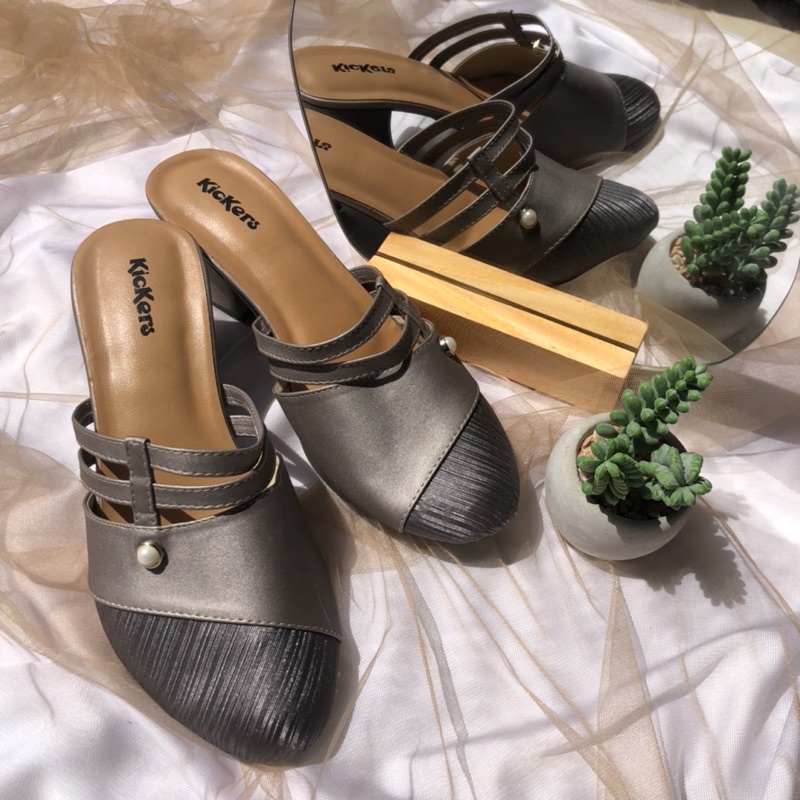 NEW ARIVAL SANDAL SLOP HAK TAHU 5cm HIGHHEELS SALSA TERBARU HAK CHUNKY SELOP 2WARNA MUTIARA KOREA TERLARIS SANDAL WANITA TERBARU SENDAL MULES WANITA CASUAL KEKINIAN MURAH SELOP FLIP FLOP SANDAL PEREMPUAN BUSTONG Sandal Wanita Teplek Tali Mules Murah Selop