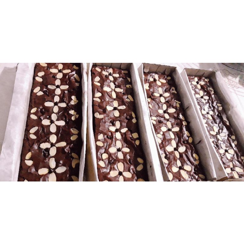 

Brownies Panggang|Fudgie Brownies|Brownies Shiny Crust|Hampers Lebaran