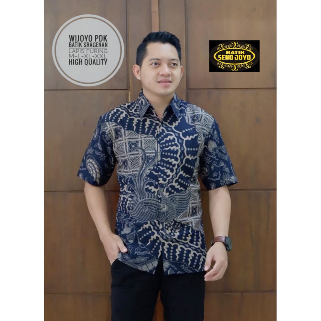 WIJOYO SENOJOYO KEMEJA BATIK SOLO PRIA LENGAN PENDEK LAPIS FURING ATASAN BATIK PREMIUM MODERN KATUN HALUS MLIWIS MERAK SOGAN MLIWIS LASEM KOPI COKLAT MLIWIS LAWASAN PARANG LUHUR PEKSI TRUNTUM SETYO LUHUR PUTIH SETYO LUHUR BIRU PARANG LASEM ADI LUHUR SEKAR