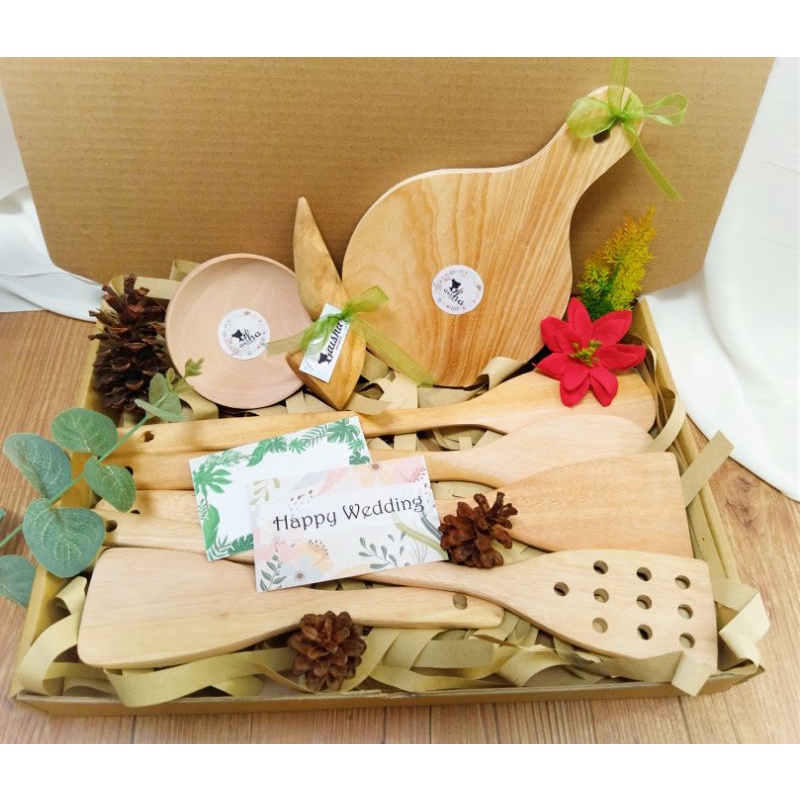 Daisy Hampers / Hampers Kayu / Hampers Pernikahan / Kado Pernikahan