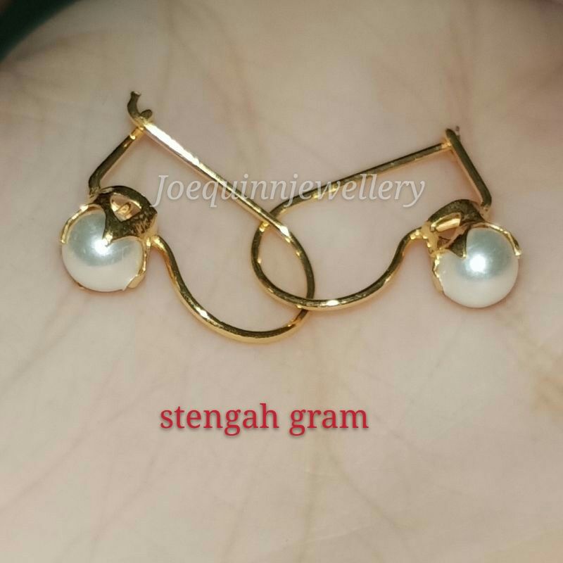 Anting mutiara setengah gram emas