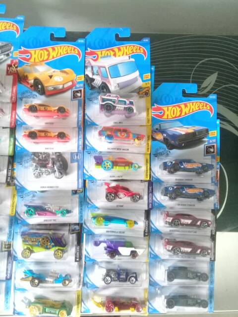 Diecast Hot Wheels / Hotwheels Sortiran 2020 Lot A - Z (harga per 1pcs, Random)