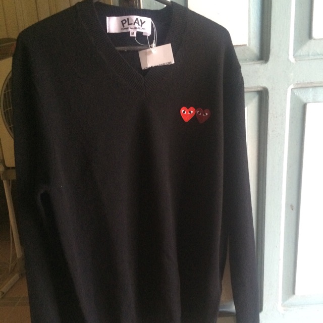 BLACK WOOL V NECK JUMPER COMME DES GARCON PLAY
