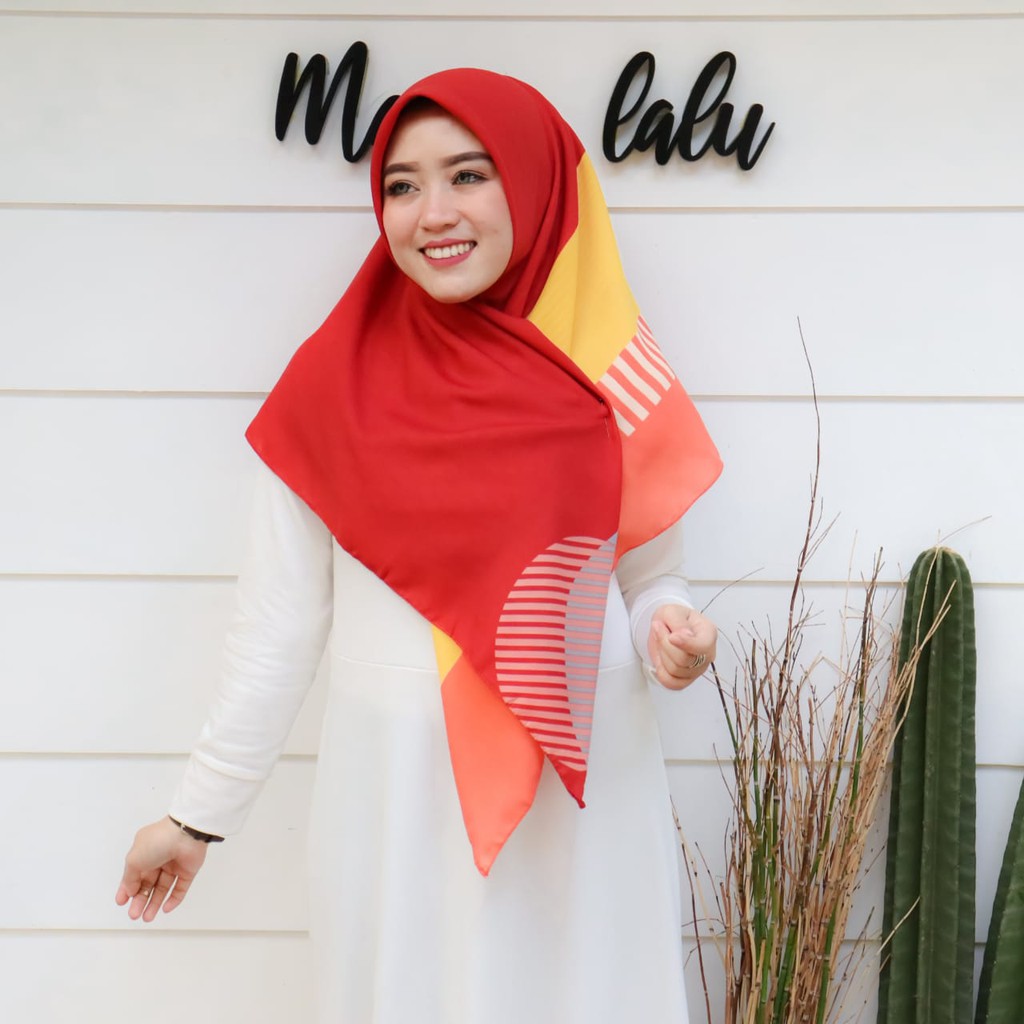 (SALE) Hijab Square Segiempat Voal Jilbab Motif Tasya