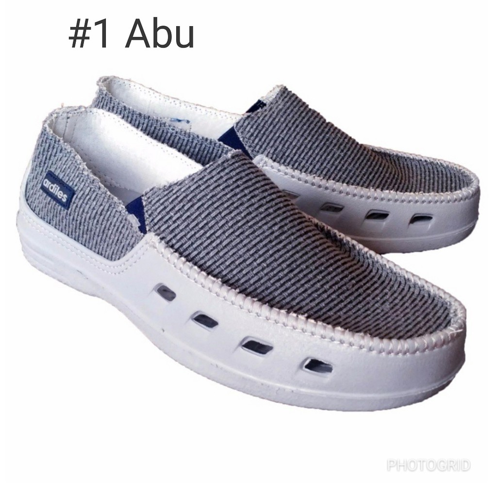 Ardiles Men Piranty Sepatu Slip On Abu Hitam Krem Ardiles Men Piranty Sepatu Slip On Abu Hitam Krem