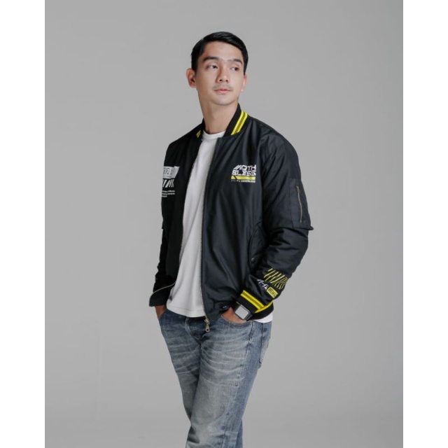 JAKET PRIA - JAKET BOMBER  HITAM MOTHBLESS GRAVITY - JAKET PARASUT PRIA - JAKET OUTDOOR
