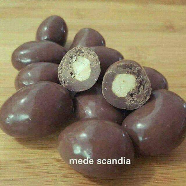 

Mede scandia coklat isi kacang mede,cemilan coklat,coklat scandia,coklat mede kiloan